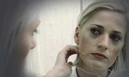 перед зеркалом